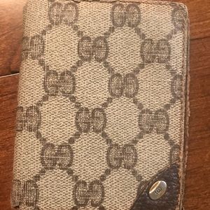 GUCCI SMALL WALLET